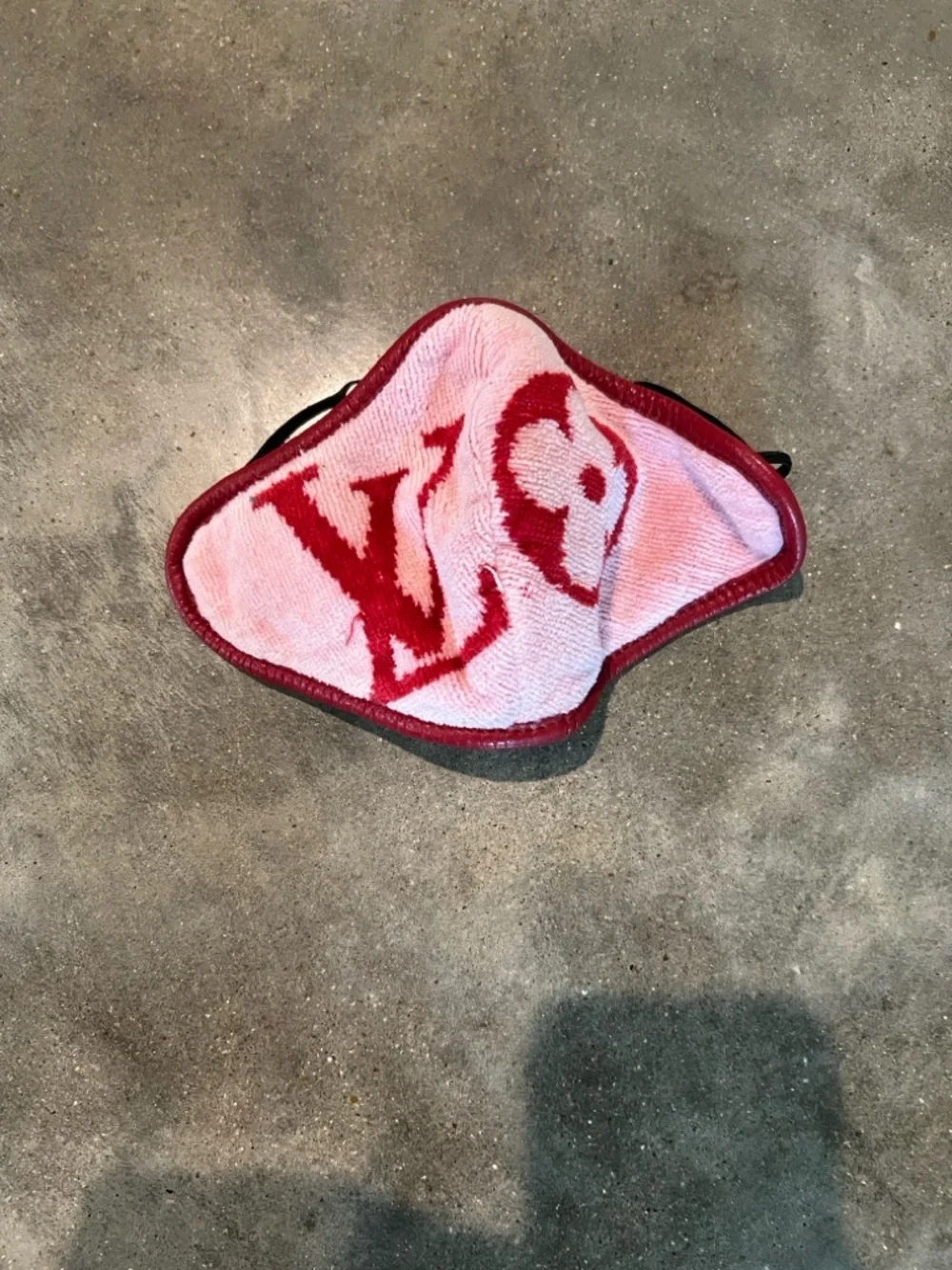 Authentic Louis Vuitton Pink Face Mask with Red Logo Trim - Picture 8 of 8